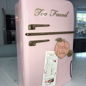 Help me find this Too Faced peaches&creams fridge